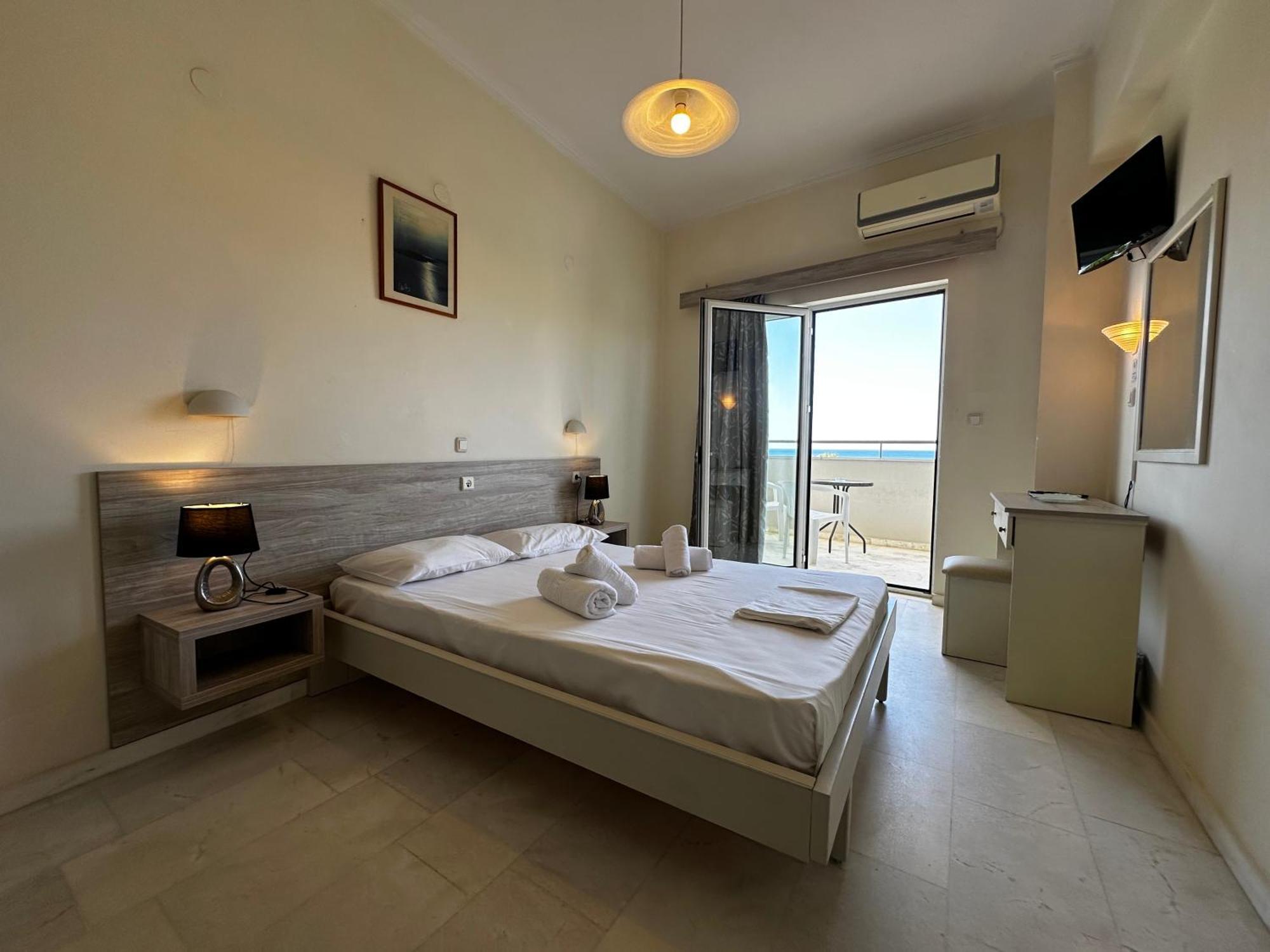 Regina Hotel Kissamos Exterior photo